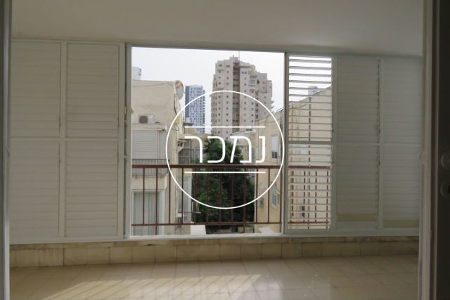 למכירה דירת 3 חדרים עם מעלית בצפון הישן תל אביב